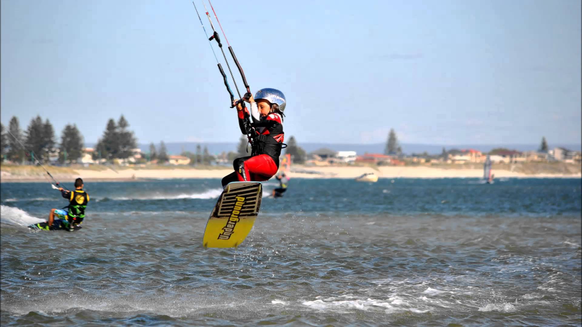 7 year old kite surfer kite boarder | MôžeByť
